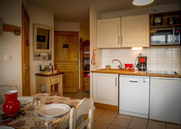 Appartement T2 Meublé Tourisme 3 Etoiles, Pied Des Pistes-parking Privé Avec Balcon Et Superbe Vue *