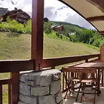 T2 Meuble Tourisme 3 Etoiles, Pied Des Pistes-parking Prive Avec Balcon Et Superbe Vue