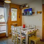 T2 Meuble Tourisme 3 Etoiles, Pied Des Pistes-parking Prive Avec Balcon Et Superbe Vue Apartment *