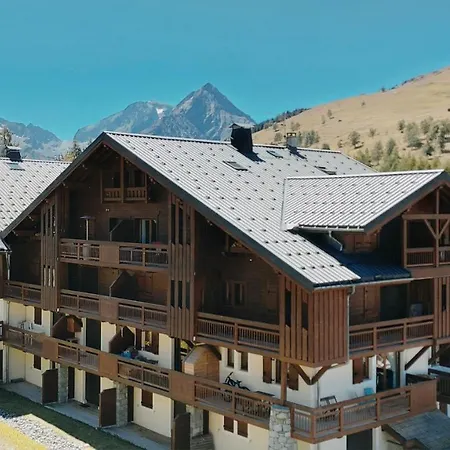 T2 Meuble Tourisme 3 Etoiles, Pied Des Pistes-parking Prive Avec Balcon Et Superbe Vue Appartement *