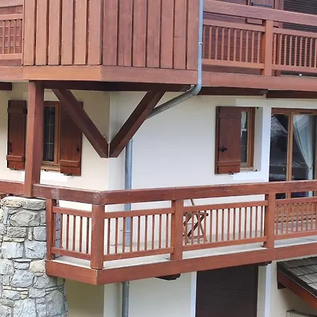 T2 Meuble Tourisme 3 Etoiles, Pied Des Pistes-parking Prive Avec Balcon Et Superbe Vue Appartement