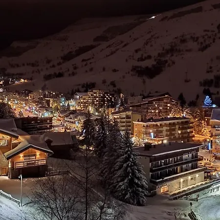 T2 Meuble Tourisme 3 Etoiles, Pied Des Pistes-parking Prive Avec Balcon Et Superbe Vue Les Deux Alpes
