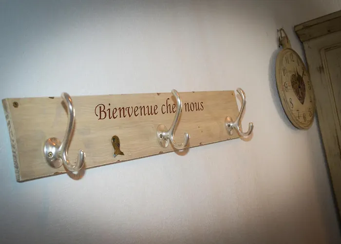 T2 Meuble Tourisme 3 Etoiles, Pied Des Pistes-parking Prive Avec Balcon Et Superbe Vue